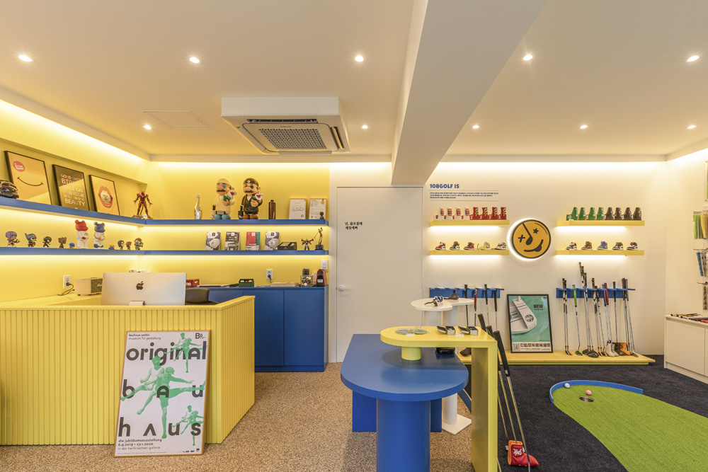 韩式 24 平米高尔夫用品展示空间的惊艳设计-3