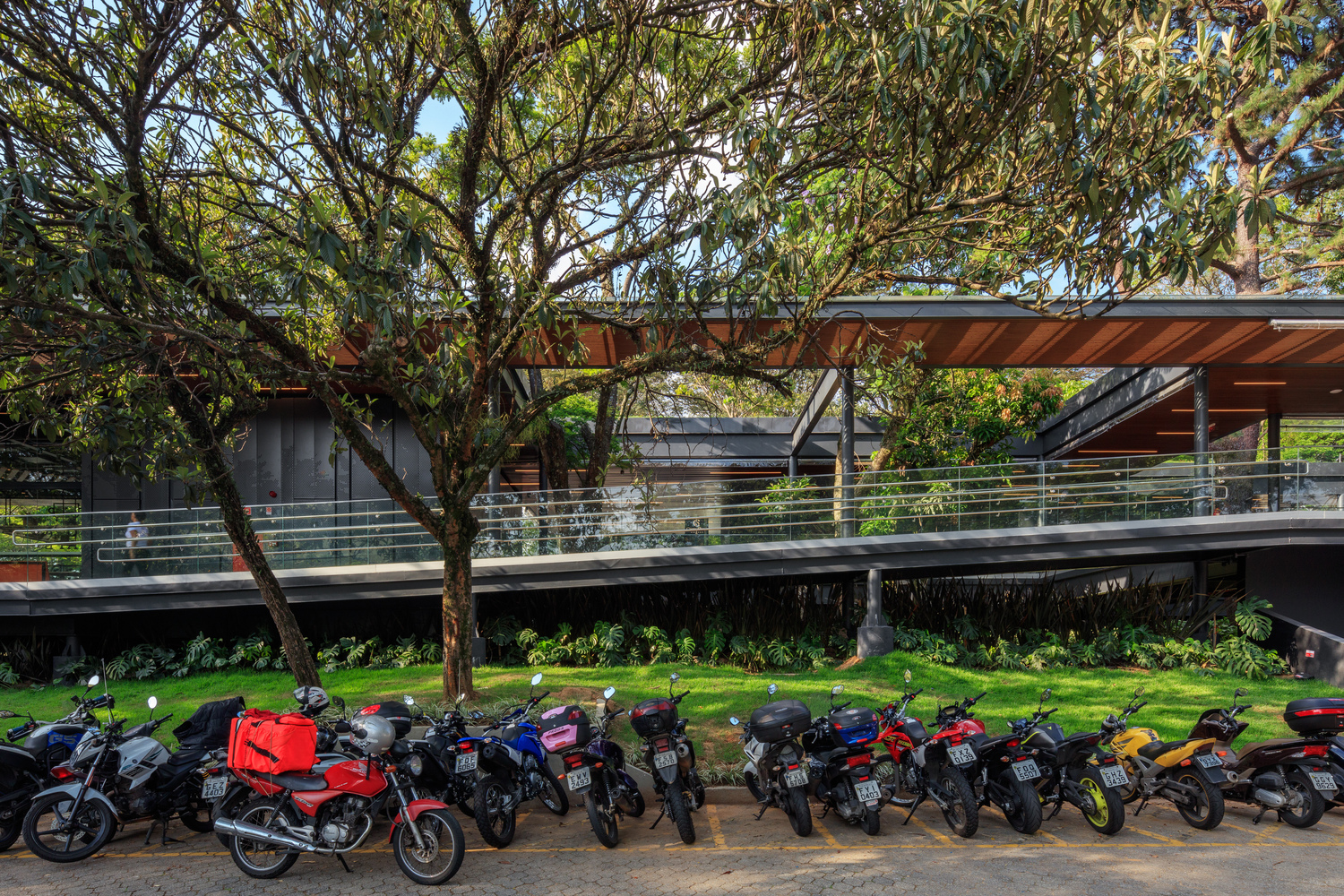 巴西 Bradesco 银行总部 Conviver Space 模块化设计-31