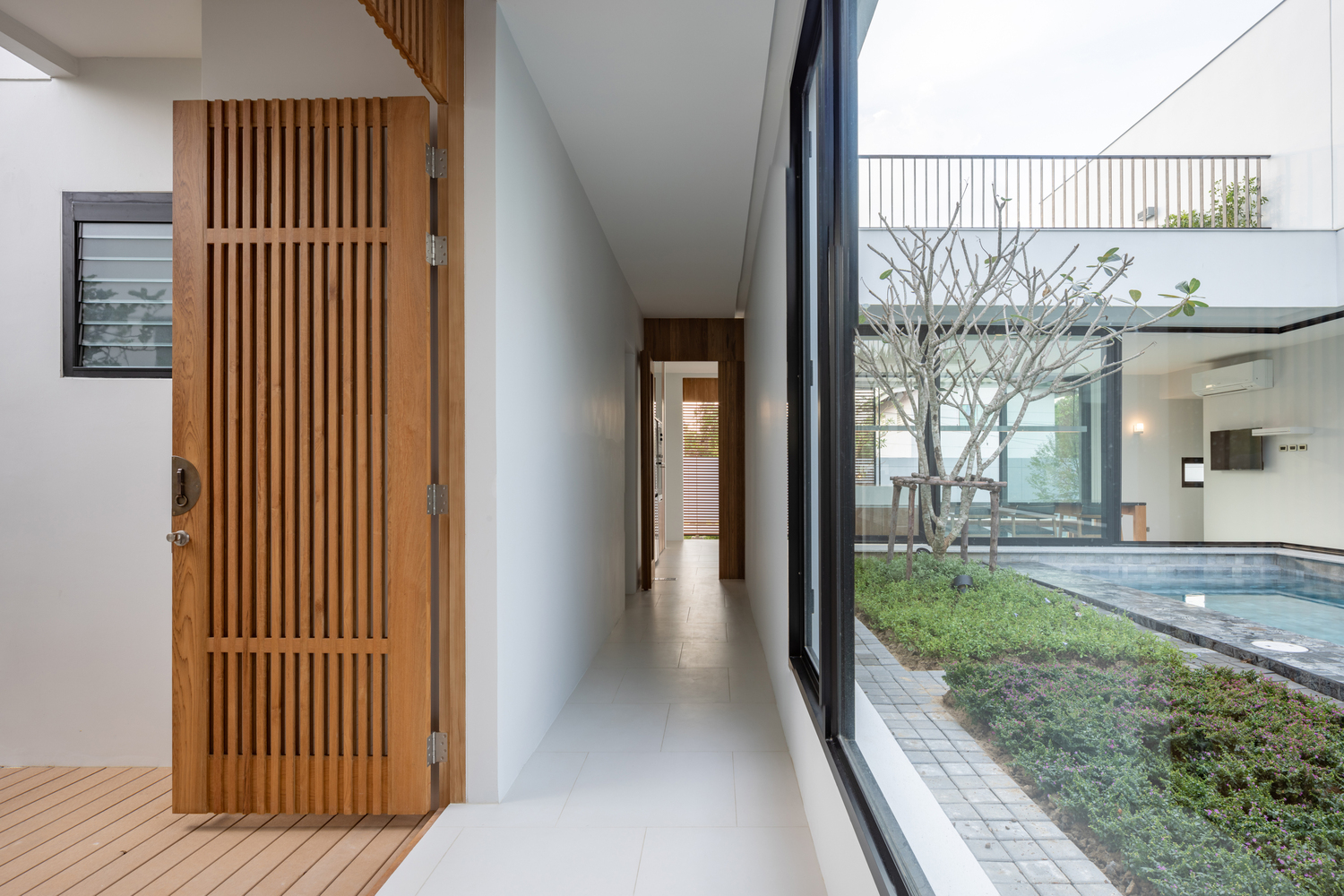 曼谷郊区诗意空间 · 多庭院住宅-28