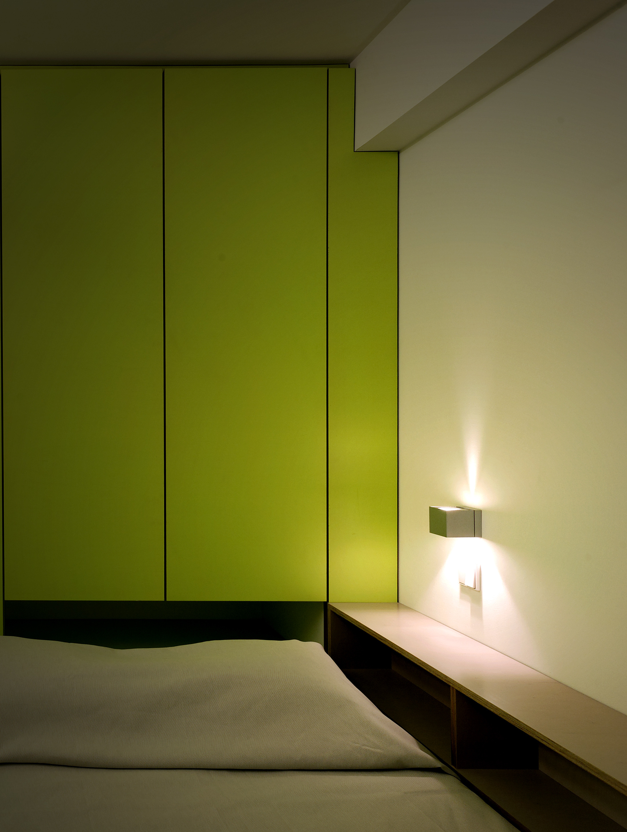 巴黎葡萄牙公寓翻新记 | 战舰灰立面展现独特魅力-28