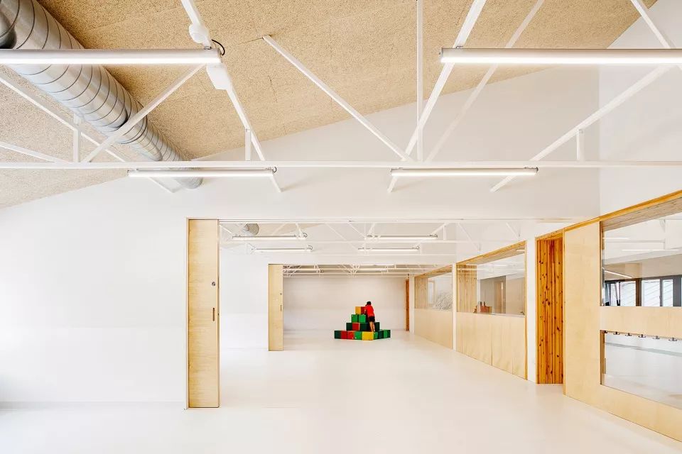 灵活多变的教学空间 | Lkastola Kurutziaga 幼儿园改造与扩建-30