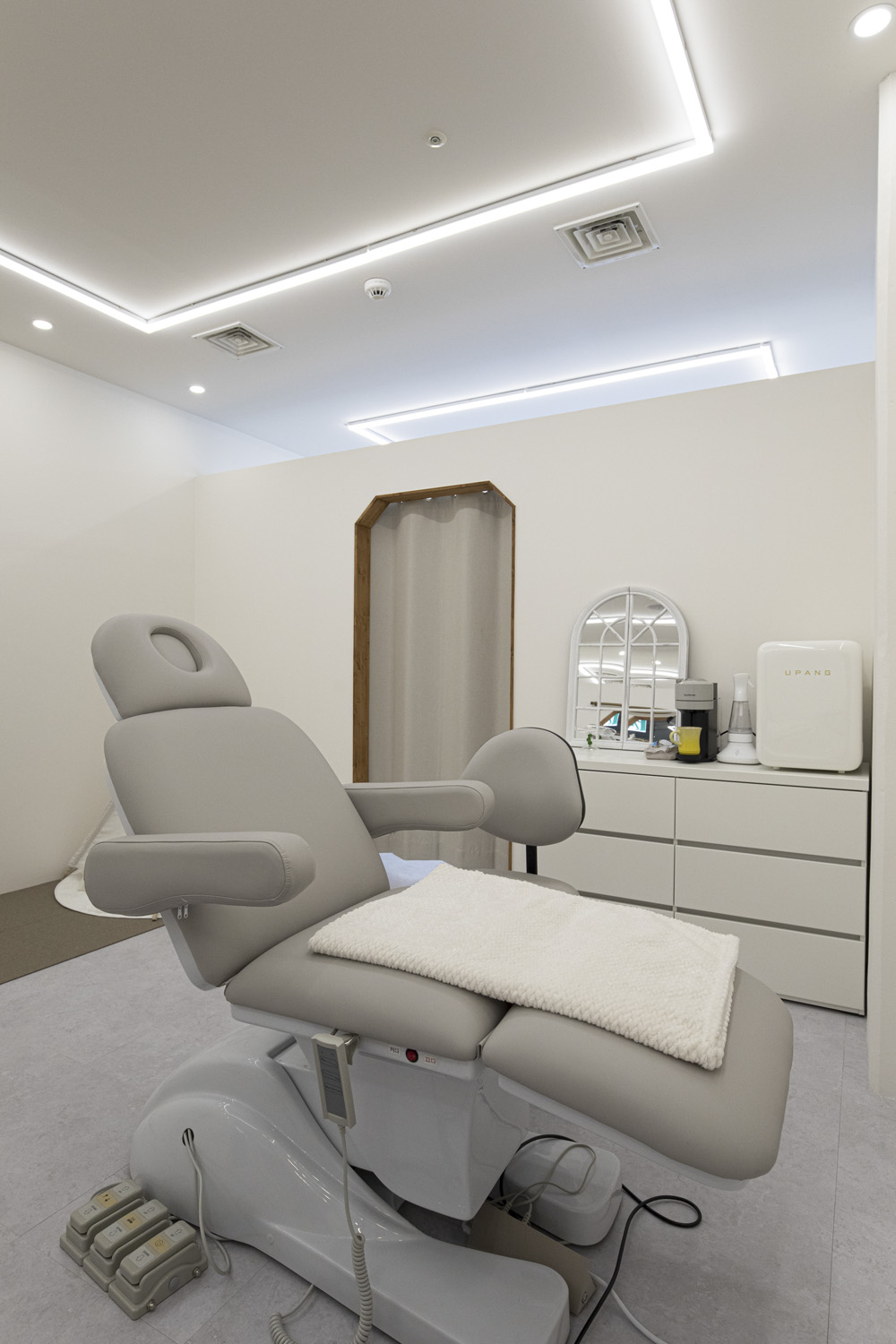 极简白色 13 平小户型设计-18