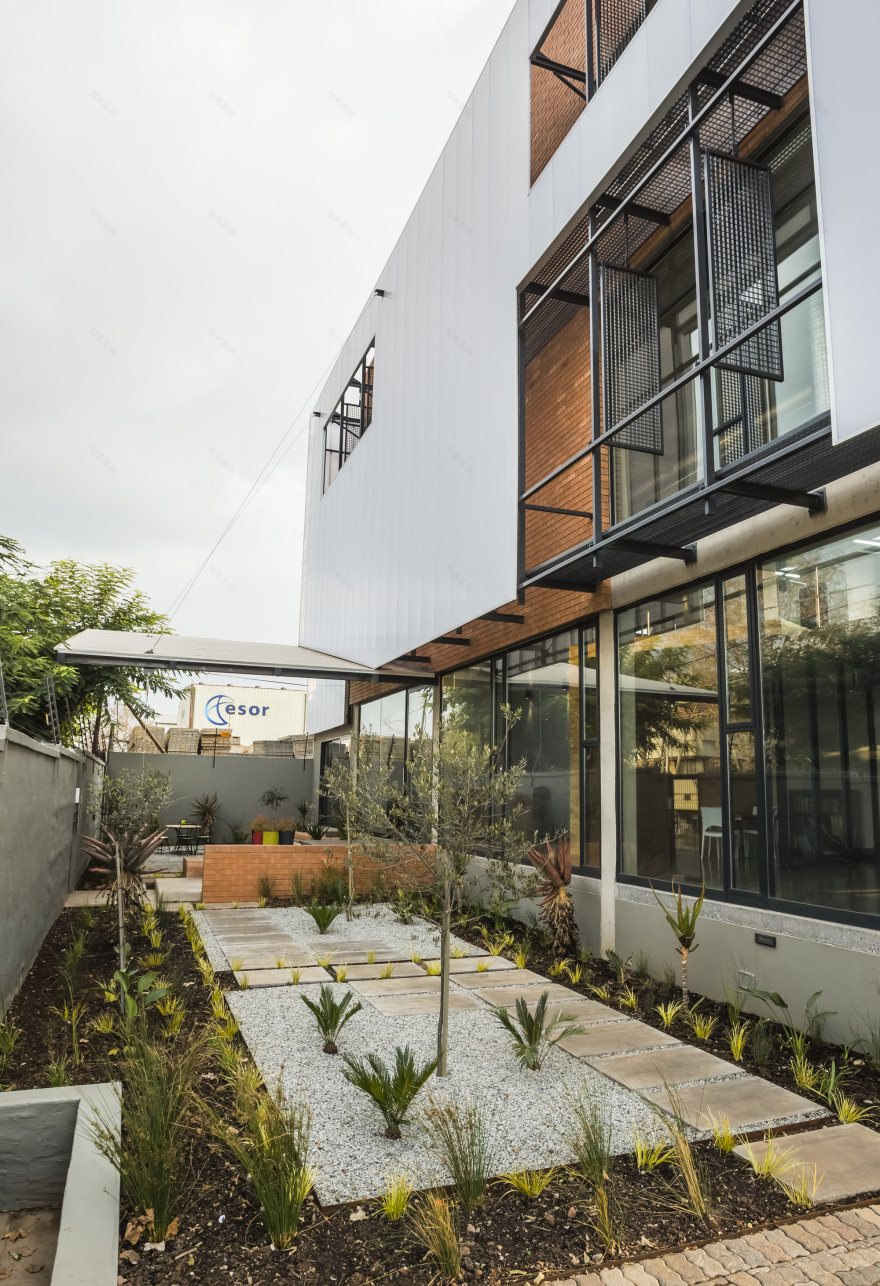 南非 Rubela Park 办公建筑-15