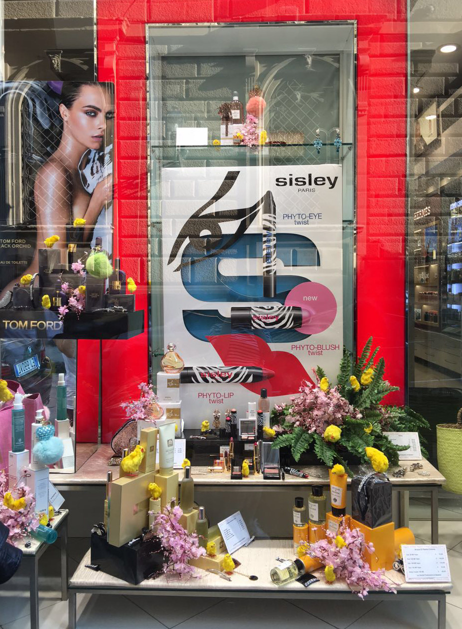 欧洲街头创意橱窗-71