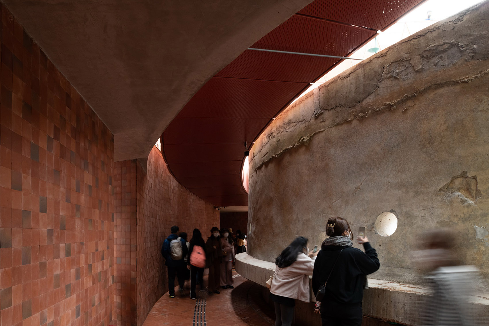 金威啤酒厂工业遗存改造 | 空间即展览的典范-77