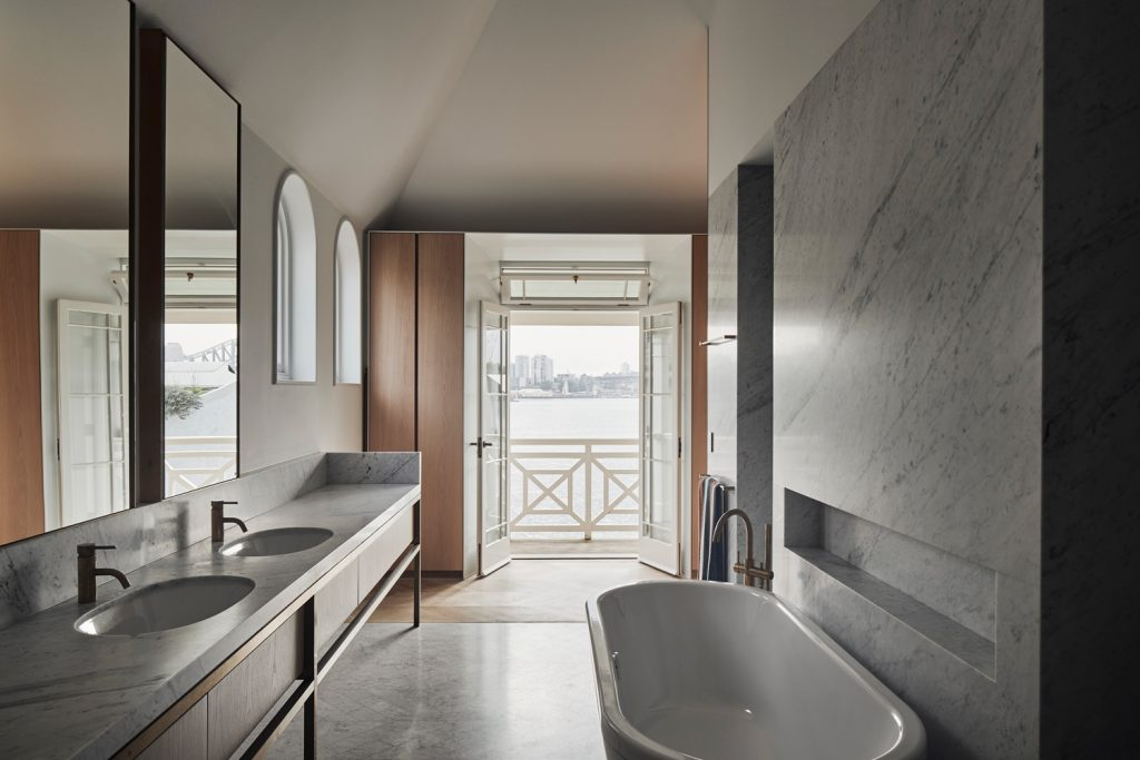 Two Parallel Buildings Above Sydney Harbour | Chenchow Little-33