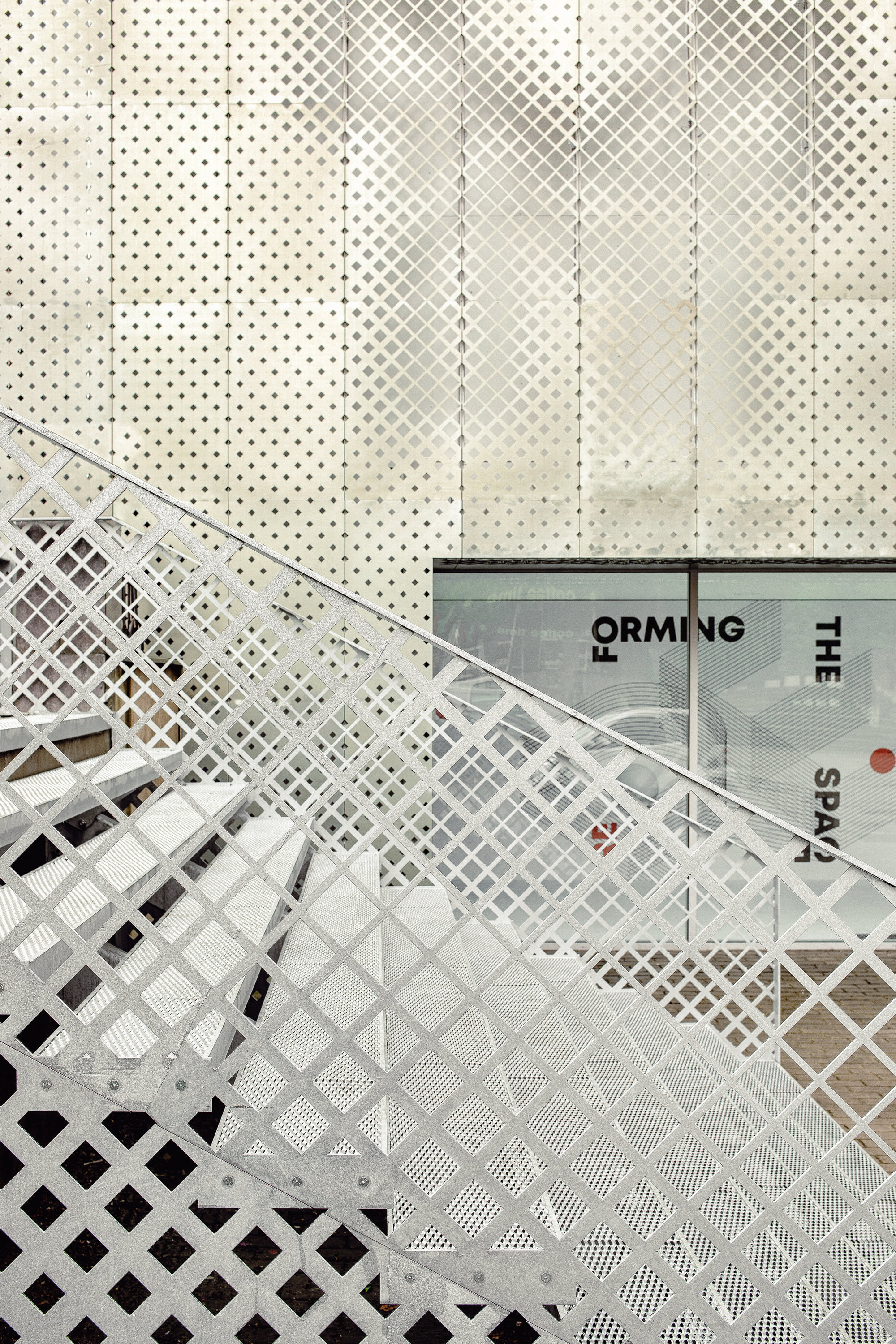 乌克兰 M17 当代艺术中心,现代设计与传统元素的完美融合-18