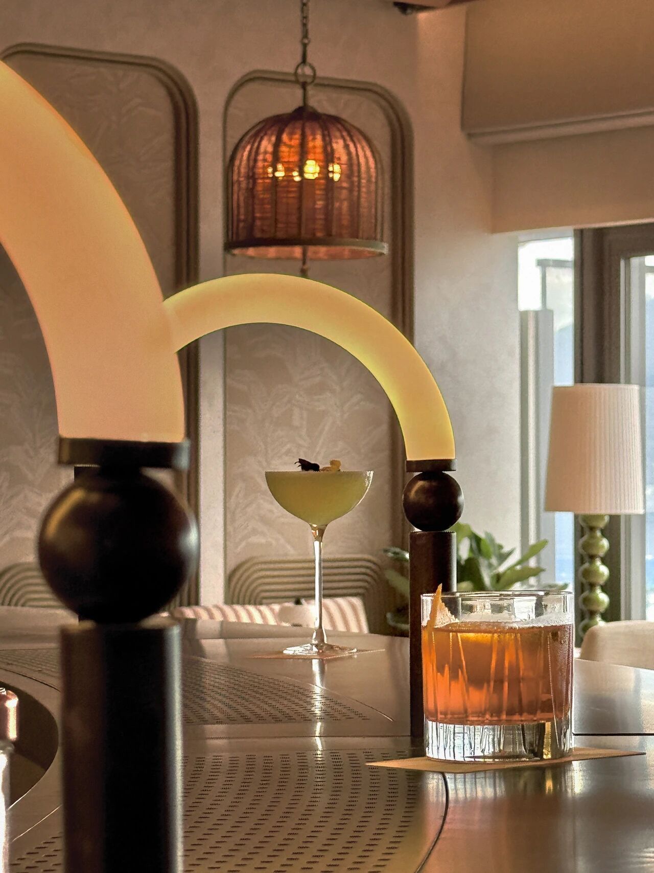 香港尖沙咀金普顿酒店Swim Club天台酒吧丨中国香港丨梁志天设计集团-29