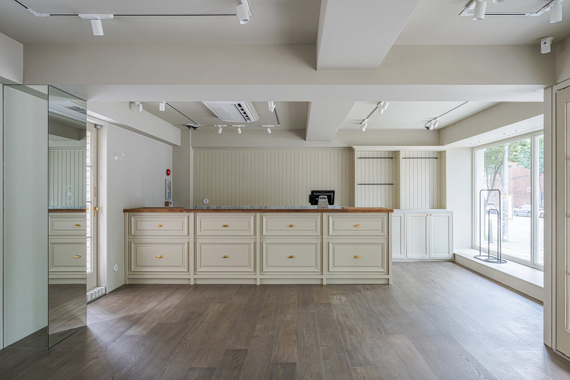 高级时尚 | 80 平小空间完美融合现代设计与功能性-3