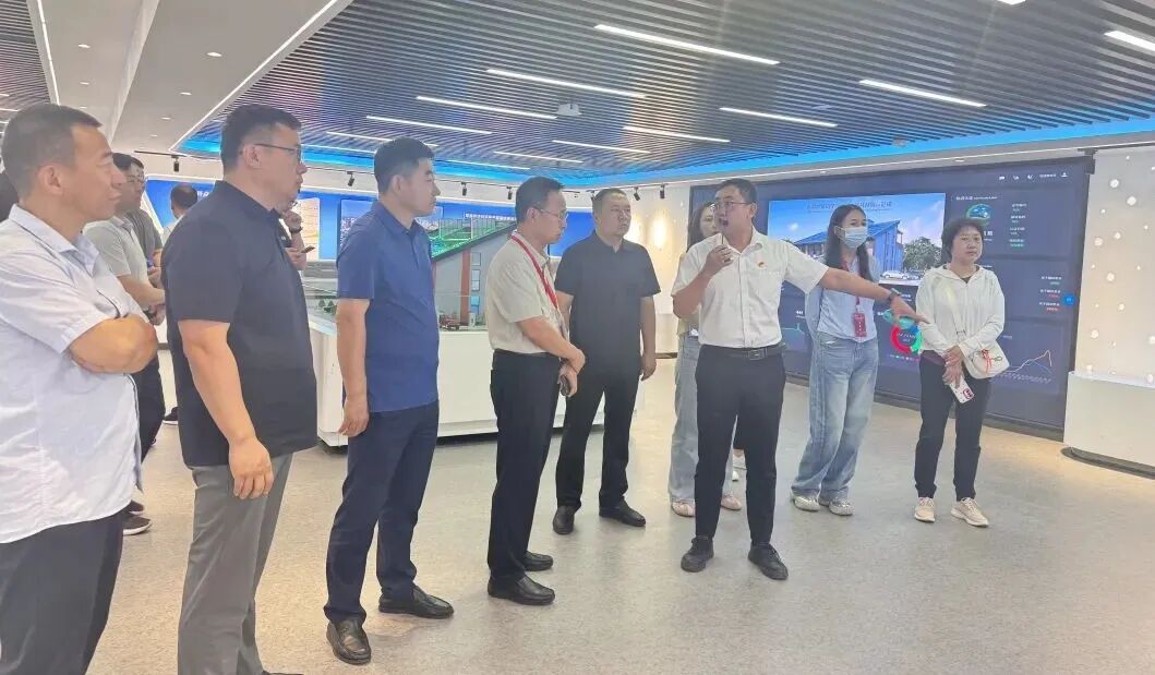 【建证城长·区域深耕】零能耗建筑引领绿色未来——自治区机关事务管理局专题培训班走进新疆建科院零能耗示范项目-7