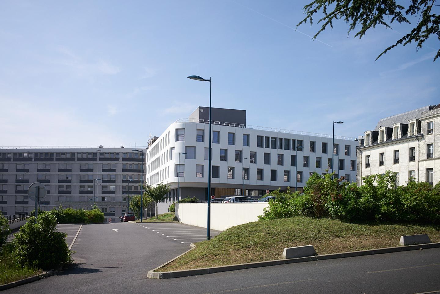 蒙莫朗西养老院

注：EHPAD是法语Établissement d'Hébergement pour Personnes Âgées Dépendantes的缩写，意为失能老人接待机构 ，通俗来说就是养老院Montmorency是一个地名，音译为蒙莫朗西 丨MyanmarMon-24