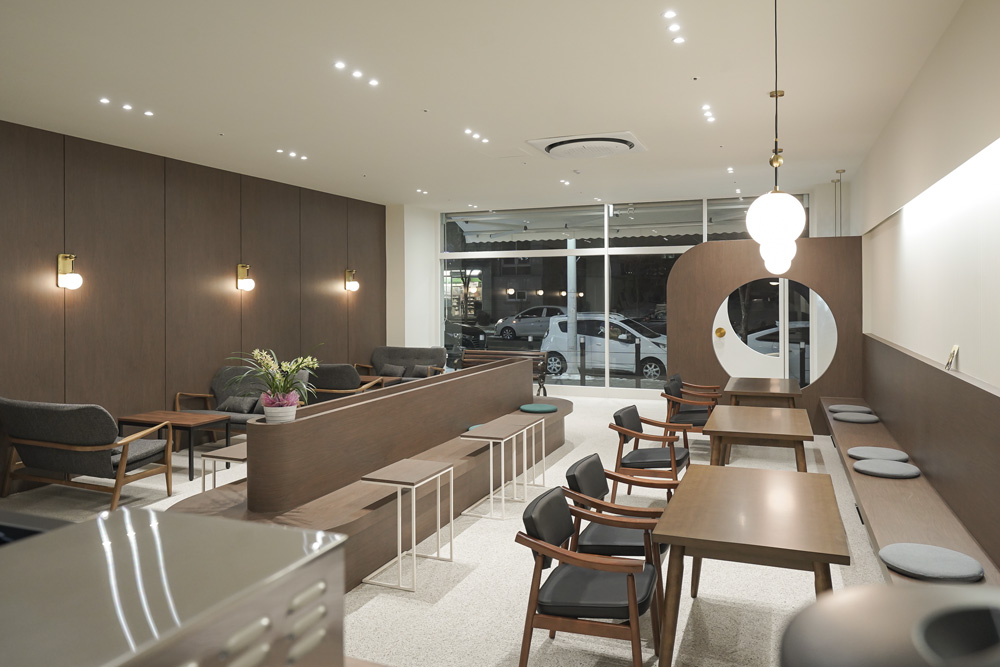 白色与木质，打造 36 平米的极简咖啡厅-9