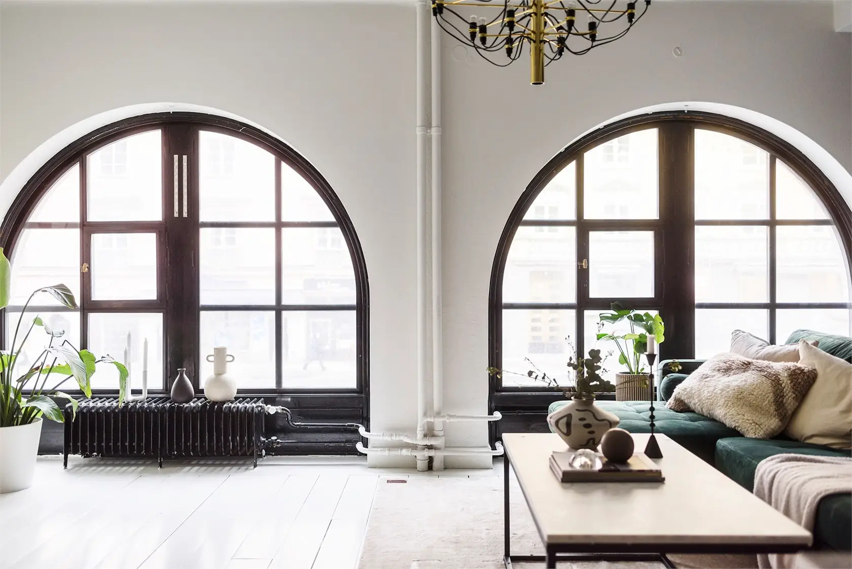 "斯德哥尔摩独特拱窗现代公寓设计"-1