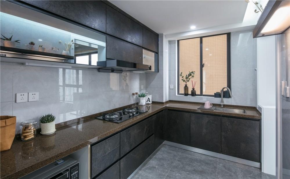 一个人的舒适生活,开放式公共空间与多功能卧室设计-14