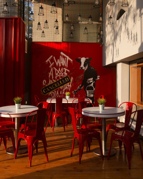 Chickin Wor· Restaurant 设计丨埃及开罗丨By Make Design Firm