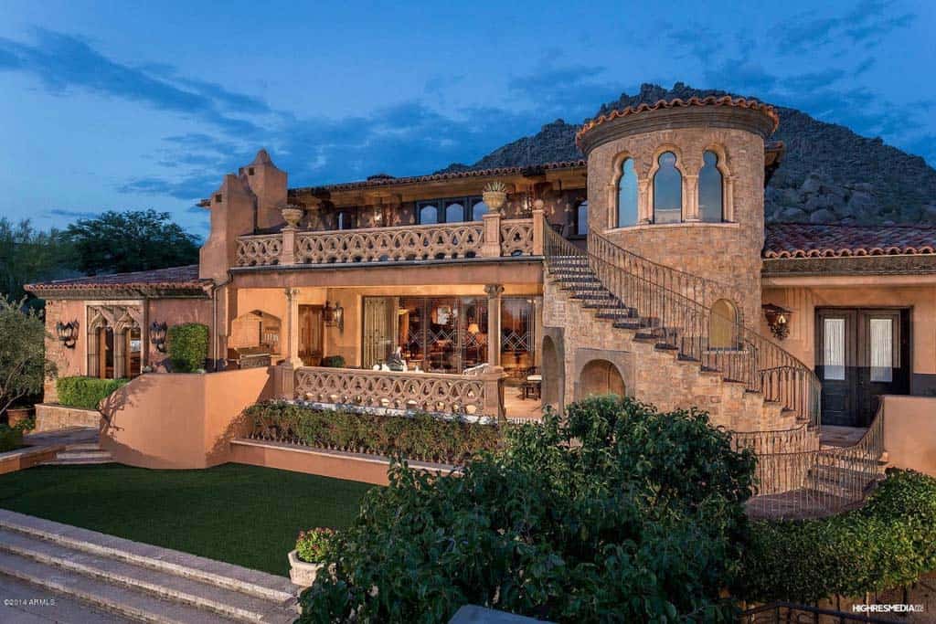 Medieval masterpiece: Italian-inspired gothic villa in Scottsdale-2