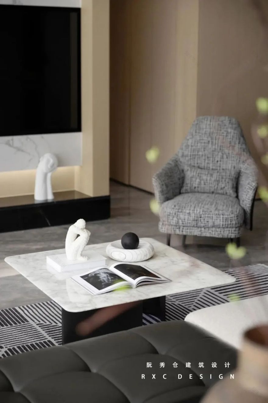 公园里 150㎡原木与灰黑的现代空间丨中国合肥丨阮秀仓建筑设计-8