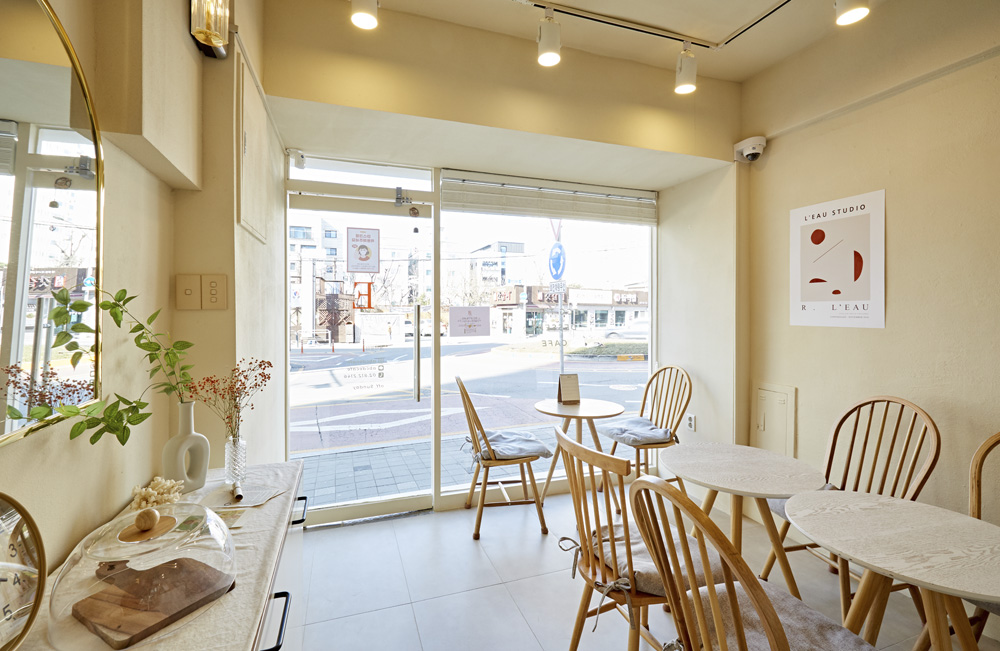 极简 8 坪咖啡厅，展现精致设计魅力-6