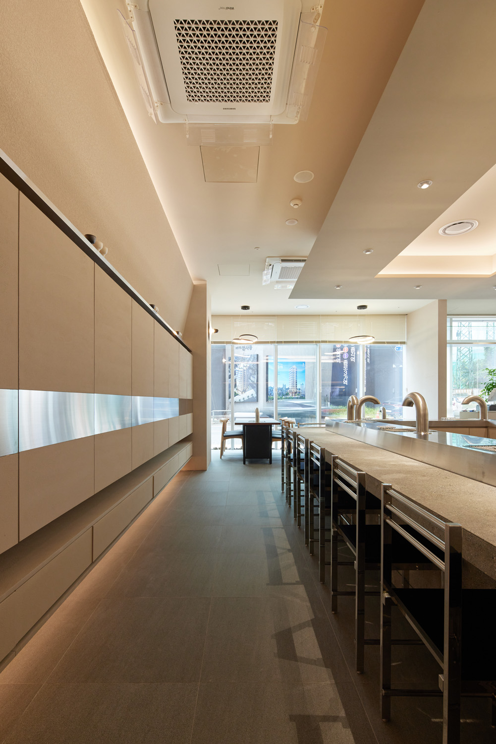 白色与木色，打造 31 平米精致小空间-10