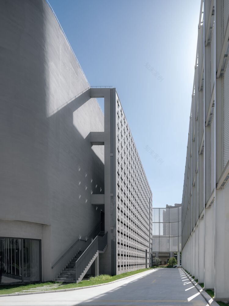 江南韵味 · 透明“面纱”下的教堂设计丨中国上海丨Wutopia Lab-12