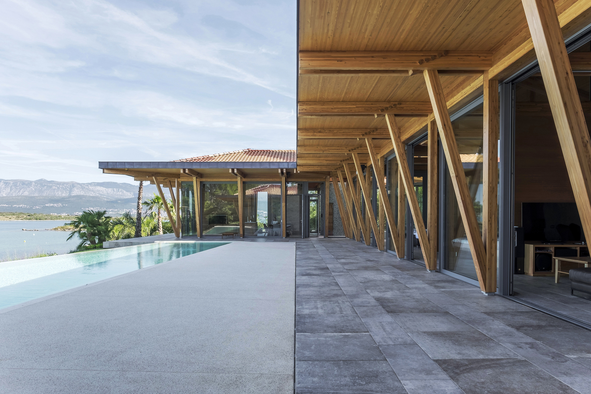 Wooden House / Turato Architects-14