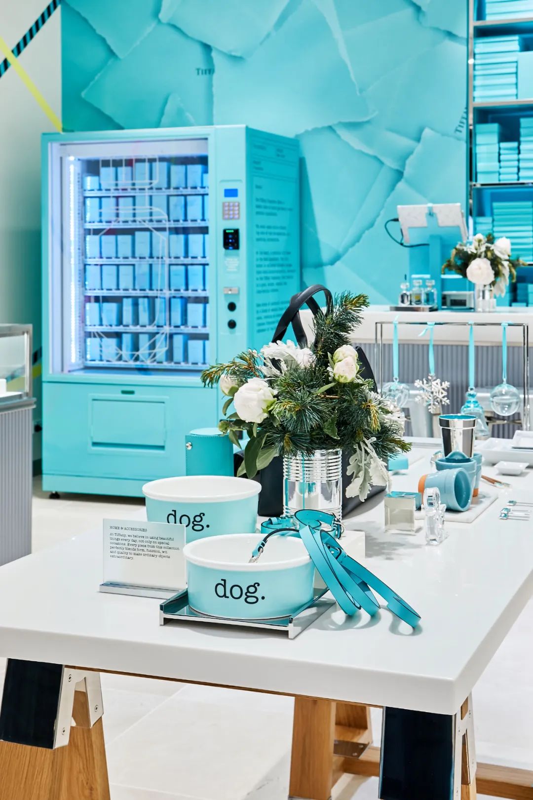 【519期】Tiffany Co( 蒂芙尼)最新快闪店设计，丰富的礼物周边，增加互动性-33