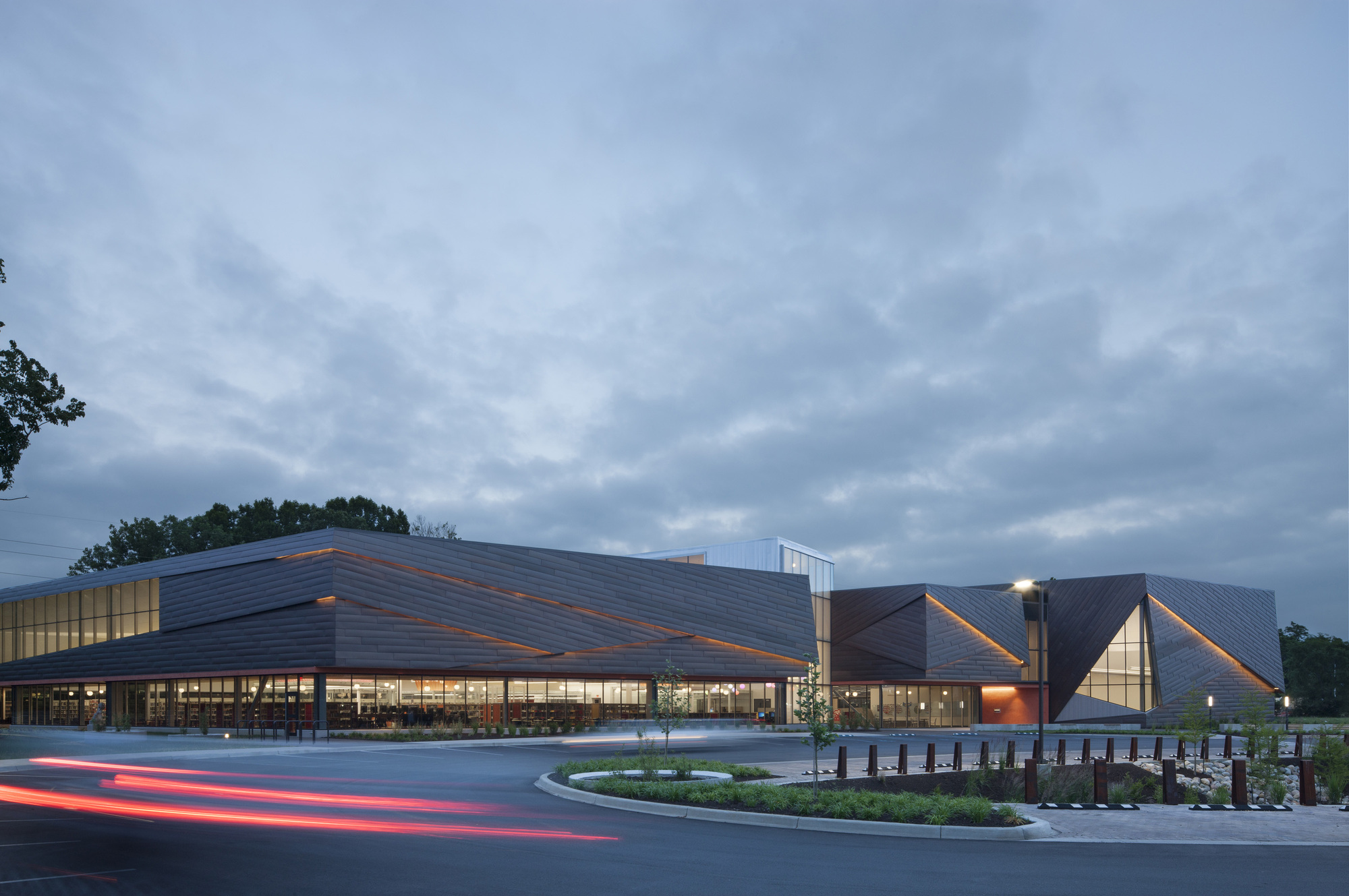 Louisville Free Public Library Southwest / JRA Architects + MSR-36
