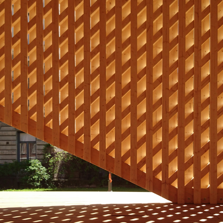 阿尔托大学木材项目 · 芬兰赫尔辛基中心临时展馆-37