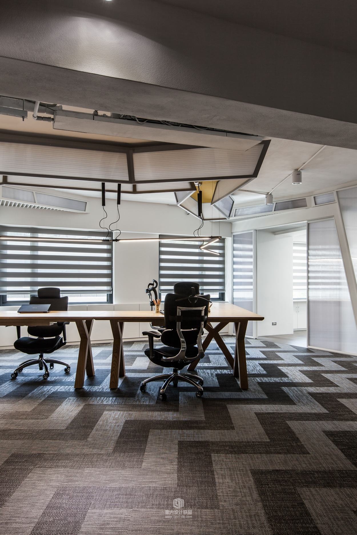 黄仁辉设计--走走-1