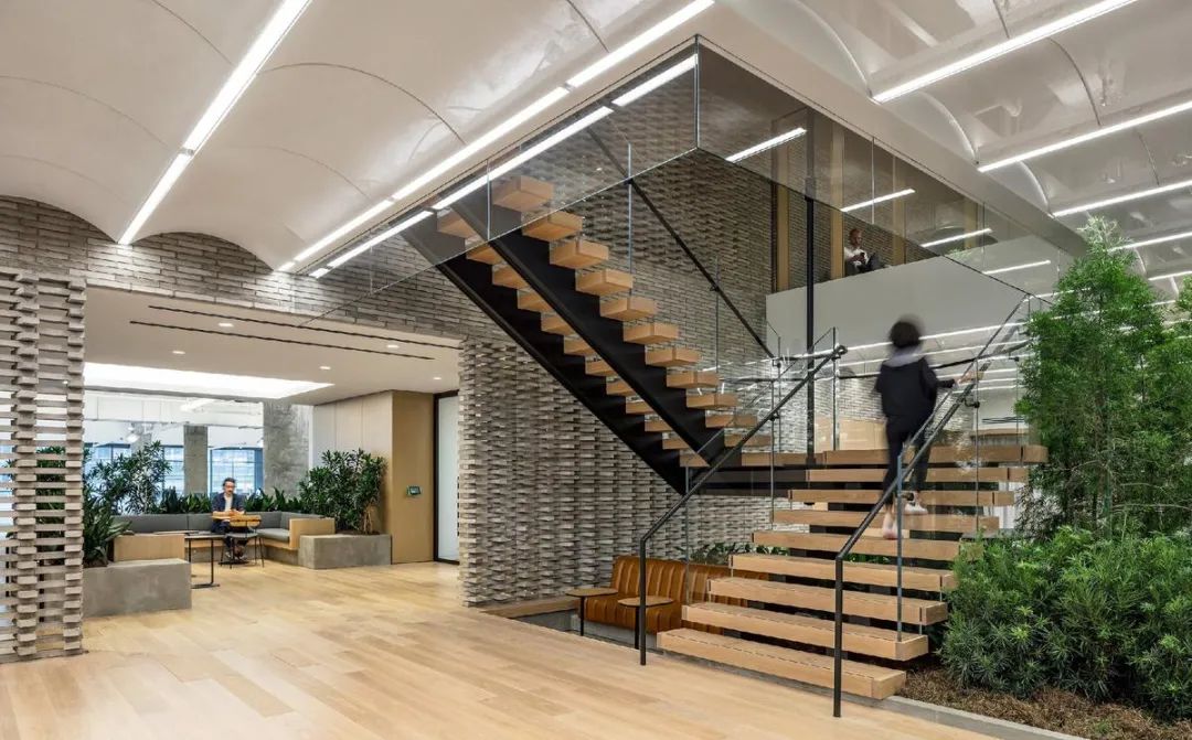 Peloton纽约总部大楼：大气内敛的高级工业风丨美国丨Phil Ward、Peter Knutson、Sohee-20