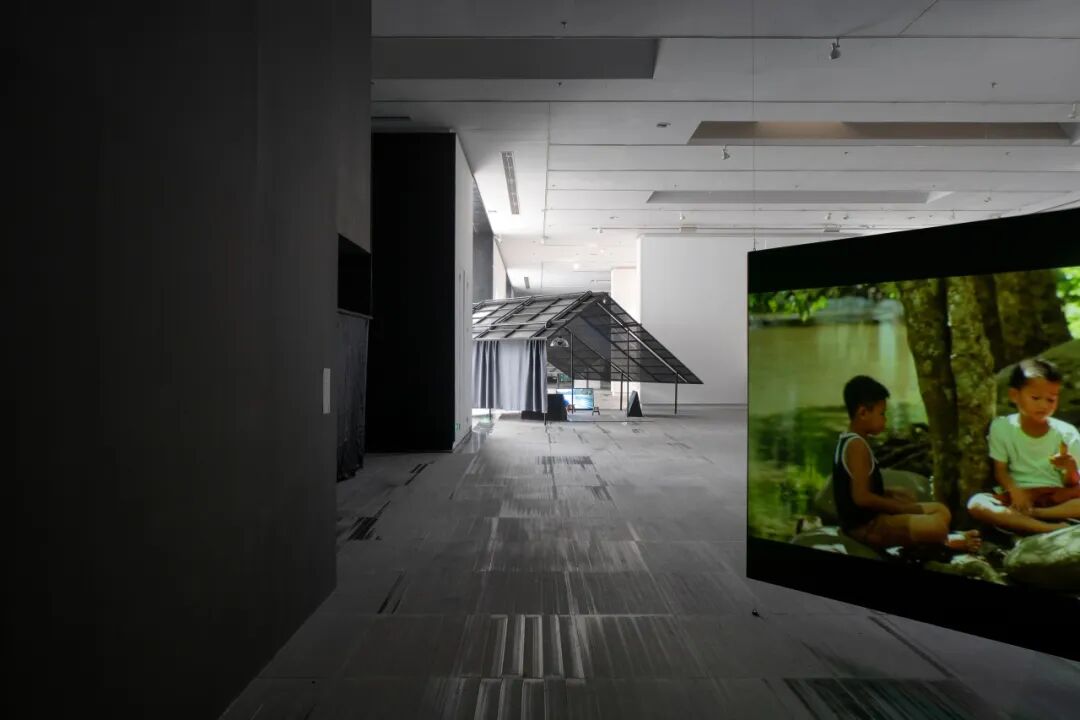 屋顶聚落｜“我们的目光：艺术、人类学与亚洲映像”空间展陈设计-45
