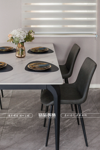 简约潮玩空间,金融精英的舒适浪漫之家丨铭品装饰-34