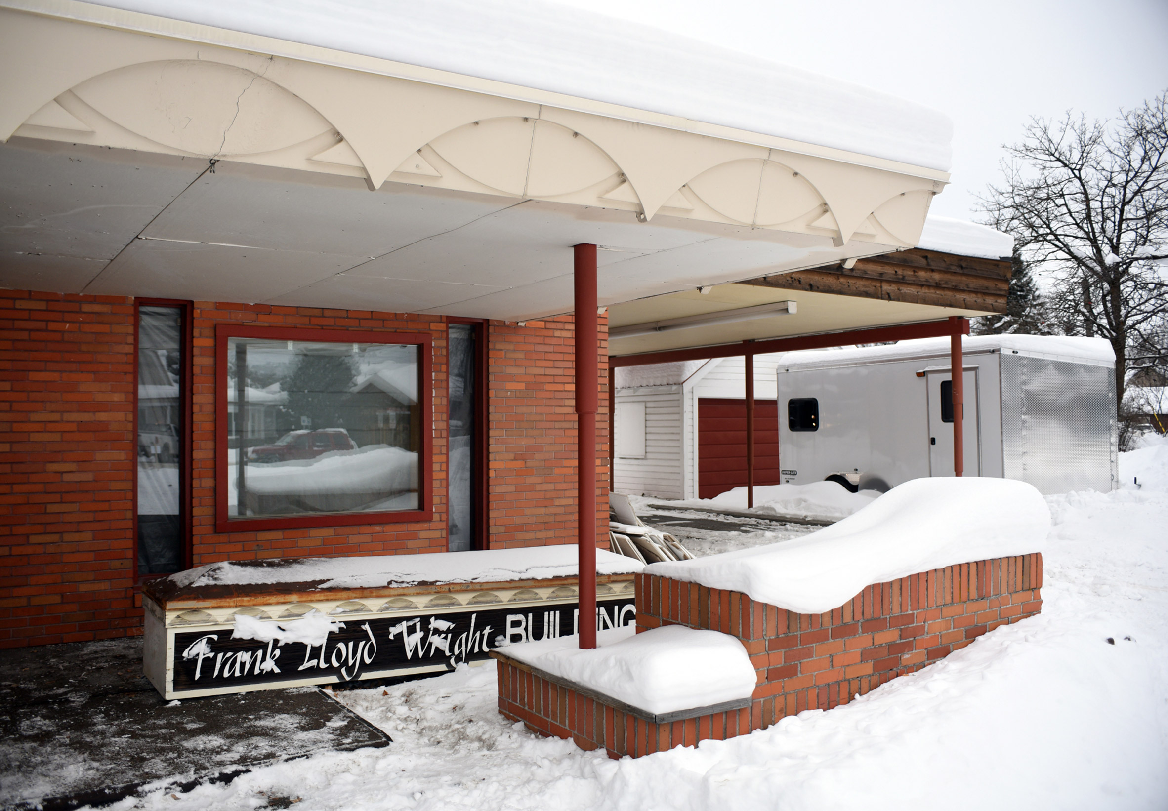 Bulldozer demolishes Frank Lloyd Wright medical centre in Montana-5