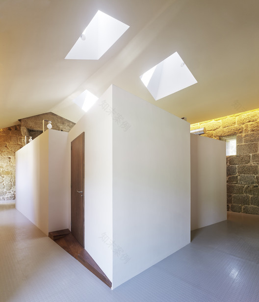 废墟中的水疗中心 · 圣克鲁迪奥酒店改建-29