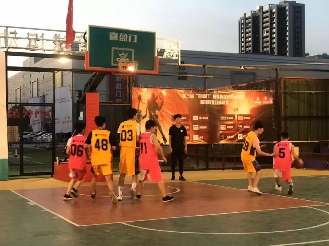 街头篮球赛激情对决,室内设计展现运动魅力-28