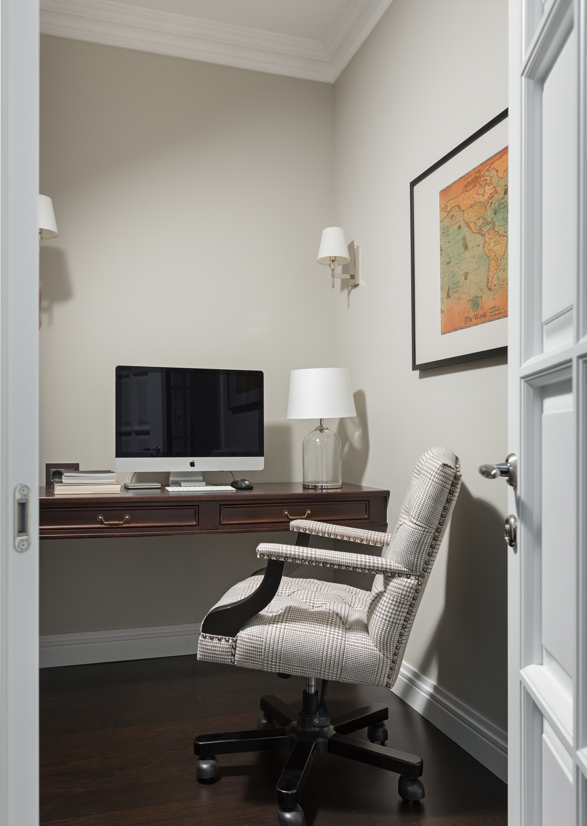 乌克兰河畔优雅经典公寓设计-21