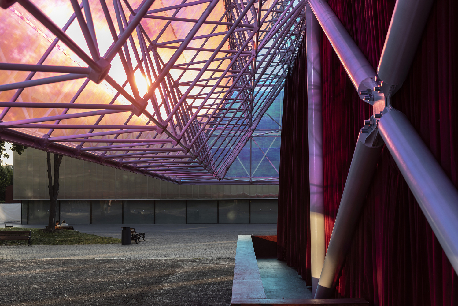 900 平米车库影院，SYNDICATE Architects 打造独特观影空间-18