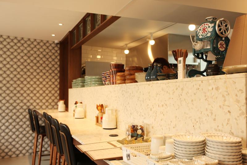 26 平现代日式料理店，打造温馨雅致用餐空间-7