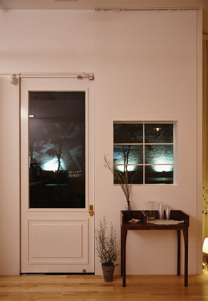 17 坪极简咖啡厅设计 | 首尔温馨空间-13