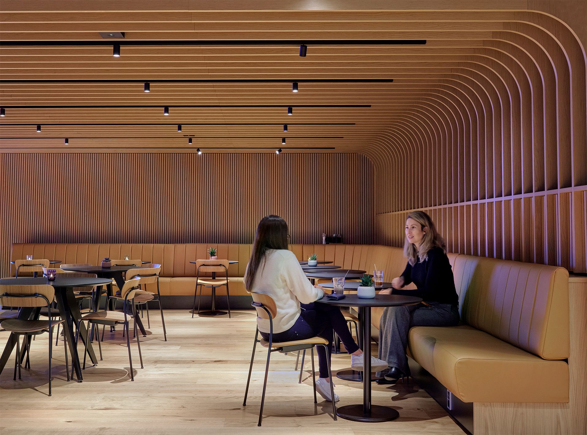 Maersk Bistro(从食堂到总部核心的转变)丨丹麦哥本哈根丨PLH-9