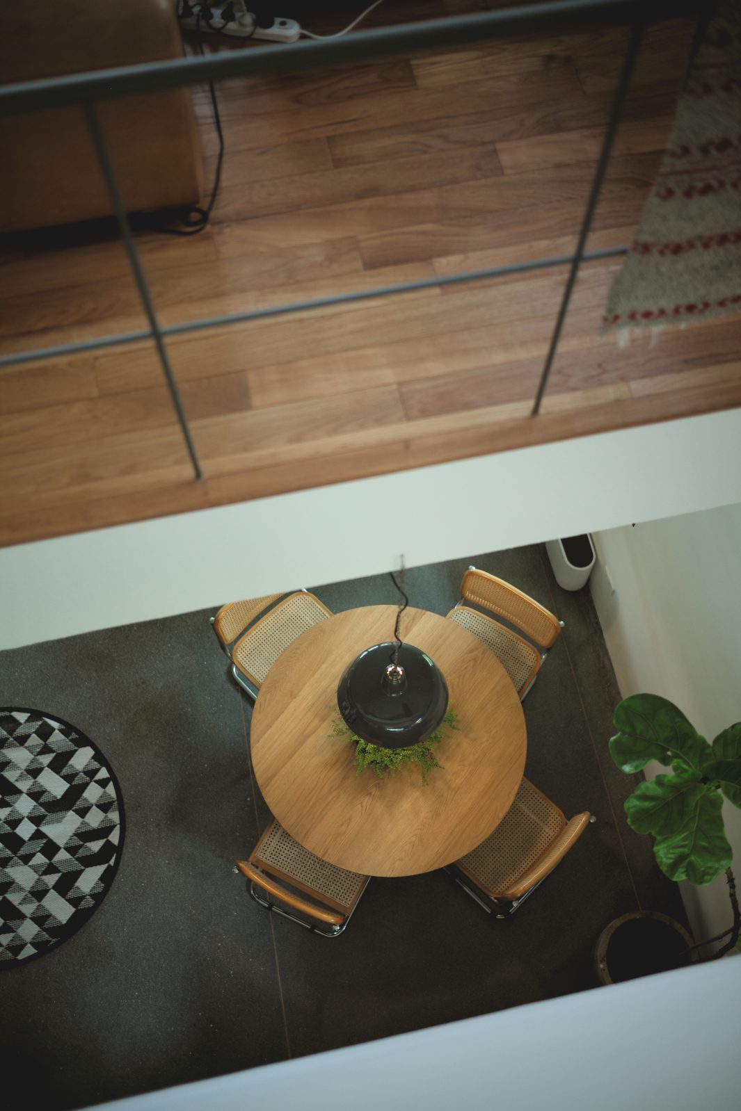 รีโนเวตทาวน์เฮ้าส์ อายุ 10 ปีให้อุ่นละมุนปนดิบเท่สไตล์อินดัสเทรียล-8