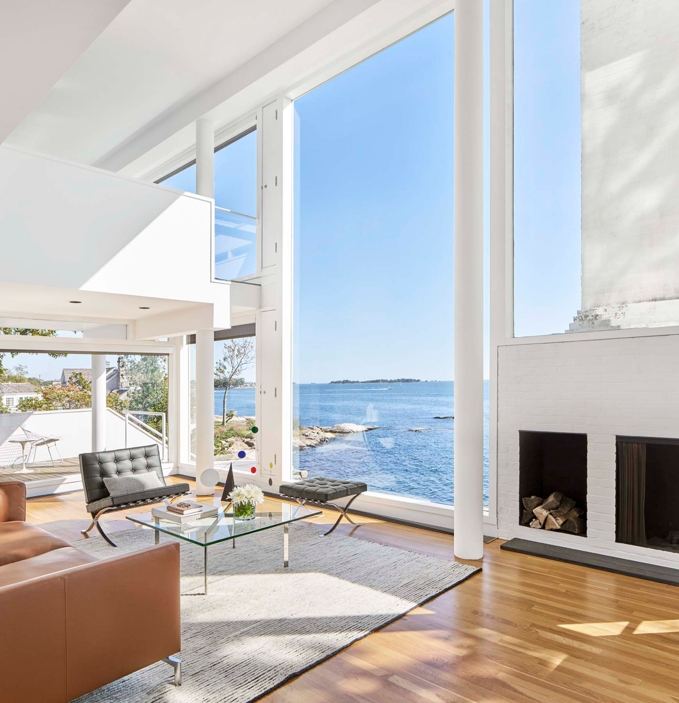 Richard Meier's 1960s Smith House captured in new photographs-5
