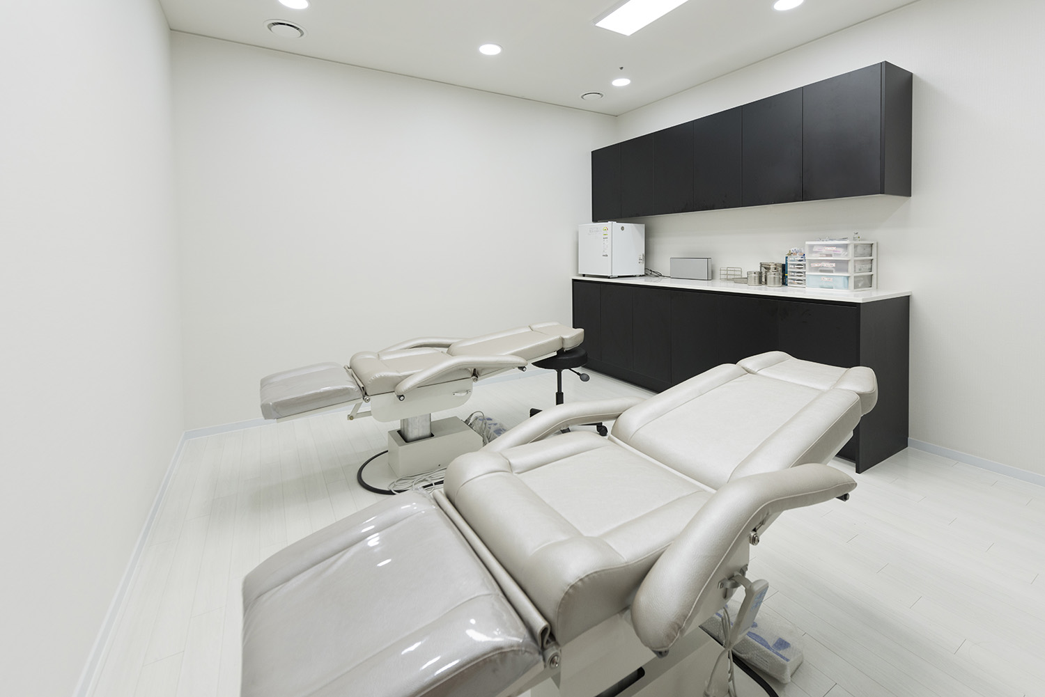 现代简约 88 平整形外科诊所空间设计-12