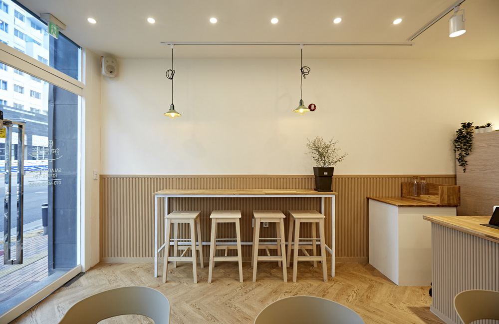 白色木纹的温馨 10 平米沙拉餐厅设计-10