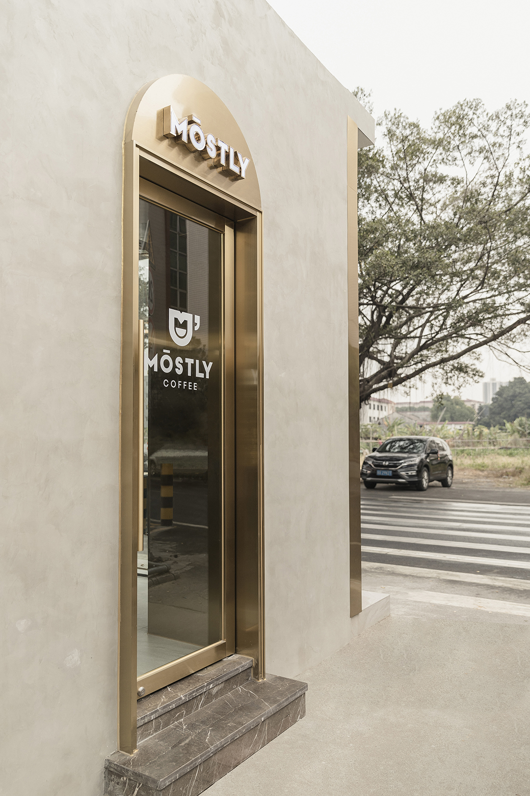 佛山Mostly Cafe | 灰盒子里的洞穴空间-28