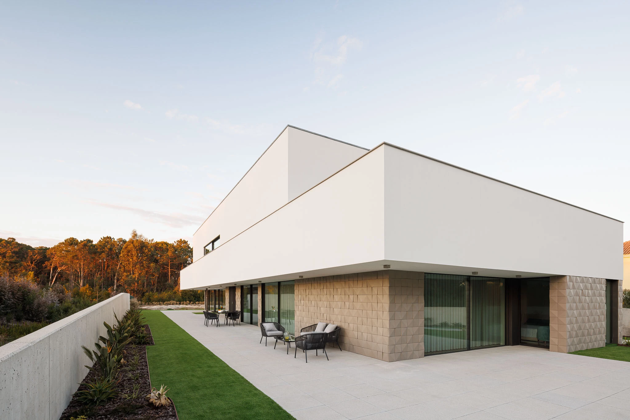 极简长形私宅设计丨葡萄牙-15