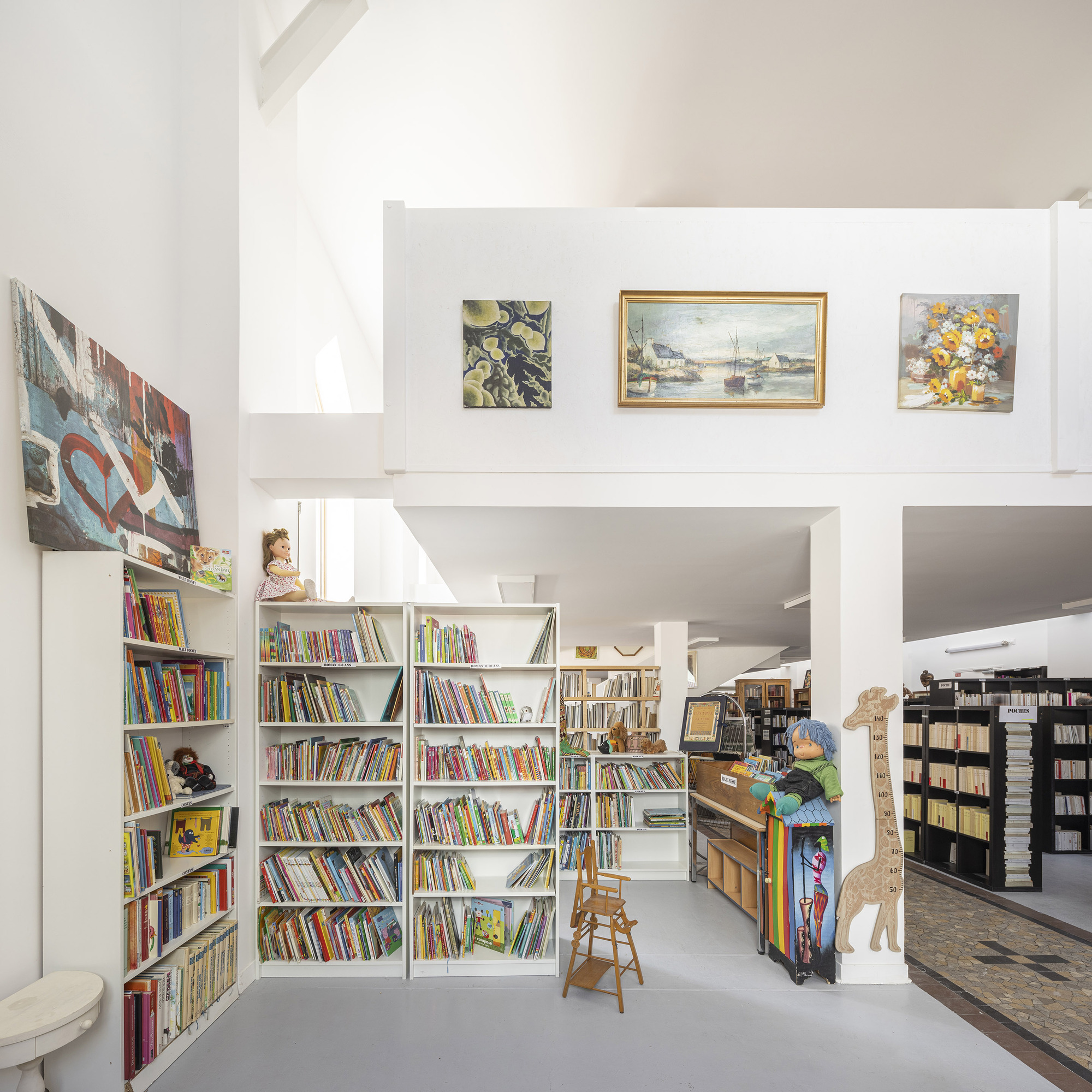 From Old Chapel to Thrift Shop and Social Housing / Tectône-28