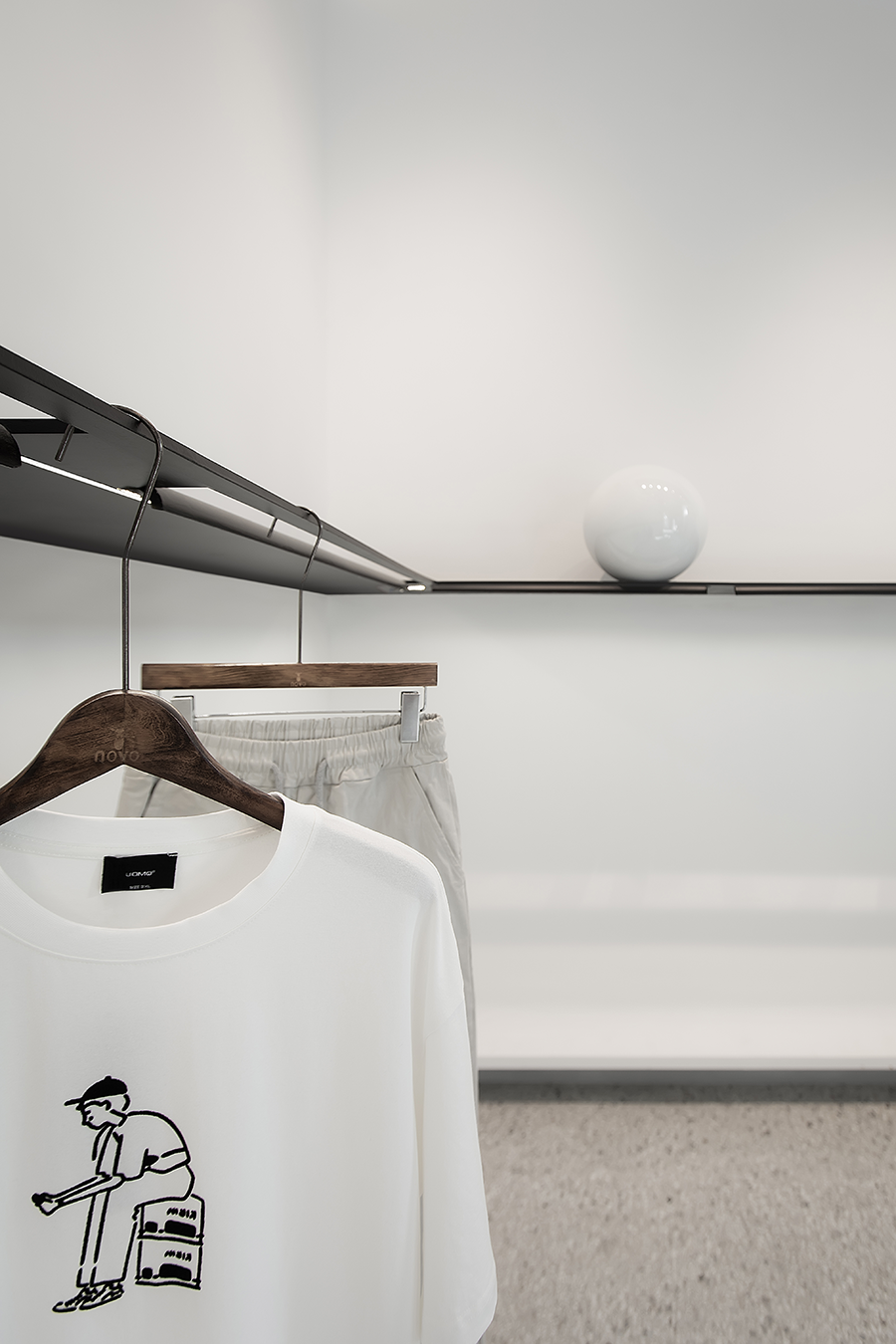NOVO 服装店丨目后空间设计-25