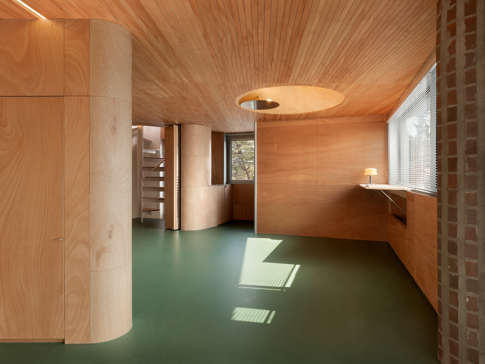 Reinterpreting a 50-Year-Old Building in Myeongnyun-dong丨sukchulmok + BRBB Architects-36