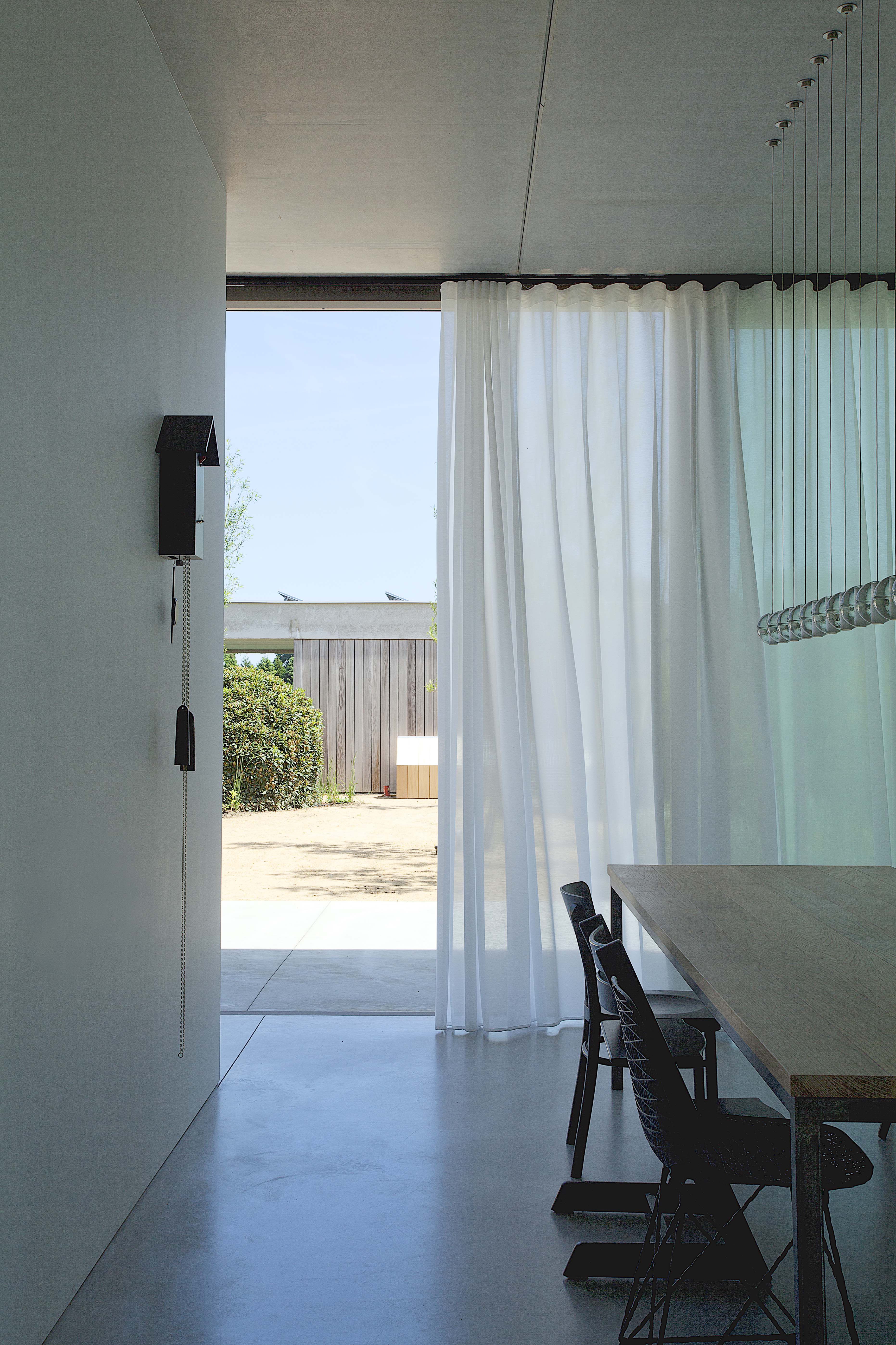 concrete house around a central courtyard-16